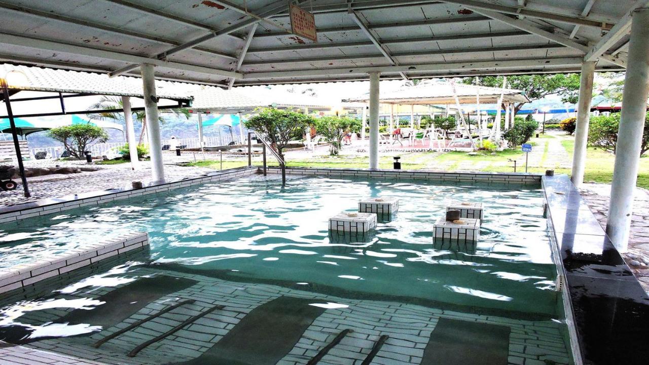 六龟 宝来苏罗婆渡假村旅馆 外观 照片